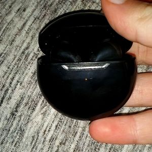 Black Earbuds